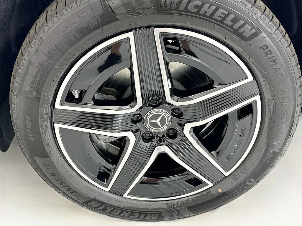 New 2026 White Mercedes-Benz GLC 300 image 30