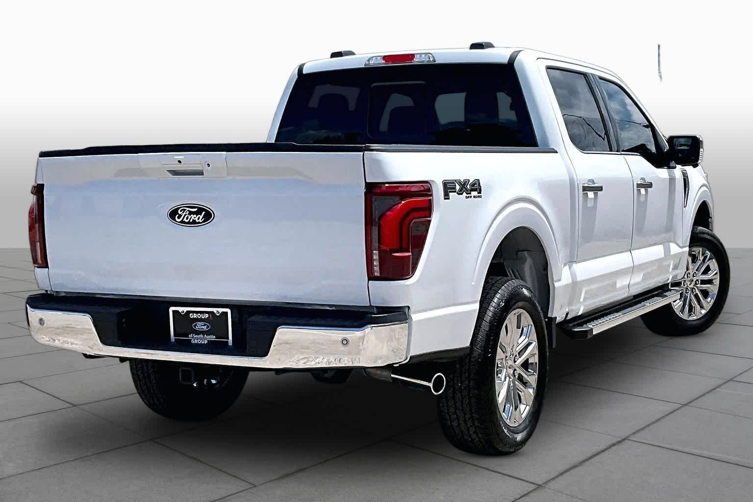 Certified Used 2025 Oxford White Clearcoat Ford LARIAT image 17