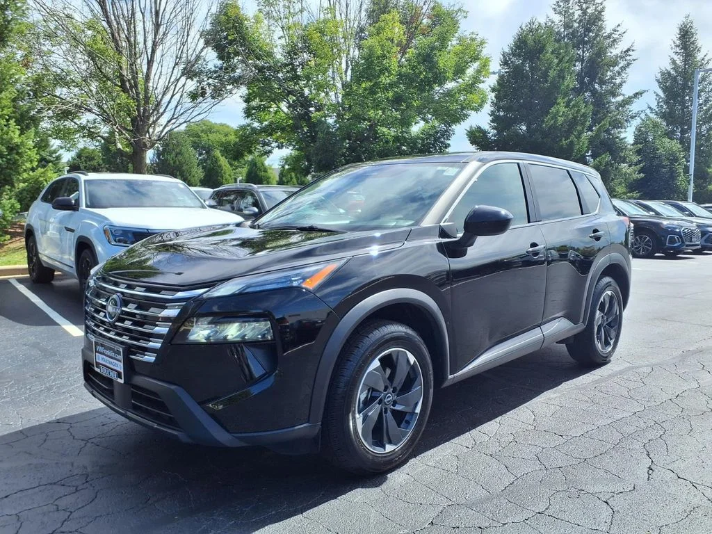 Used 2025 Super Black Nissan SV image 5