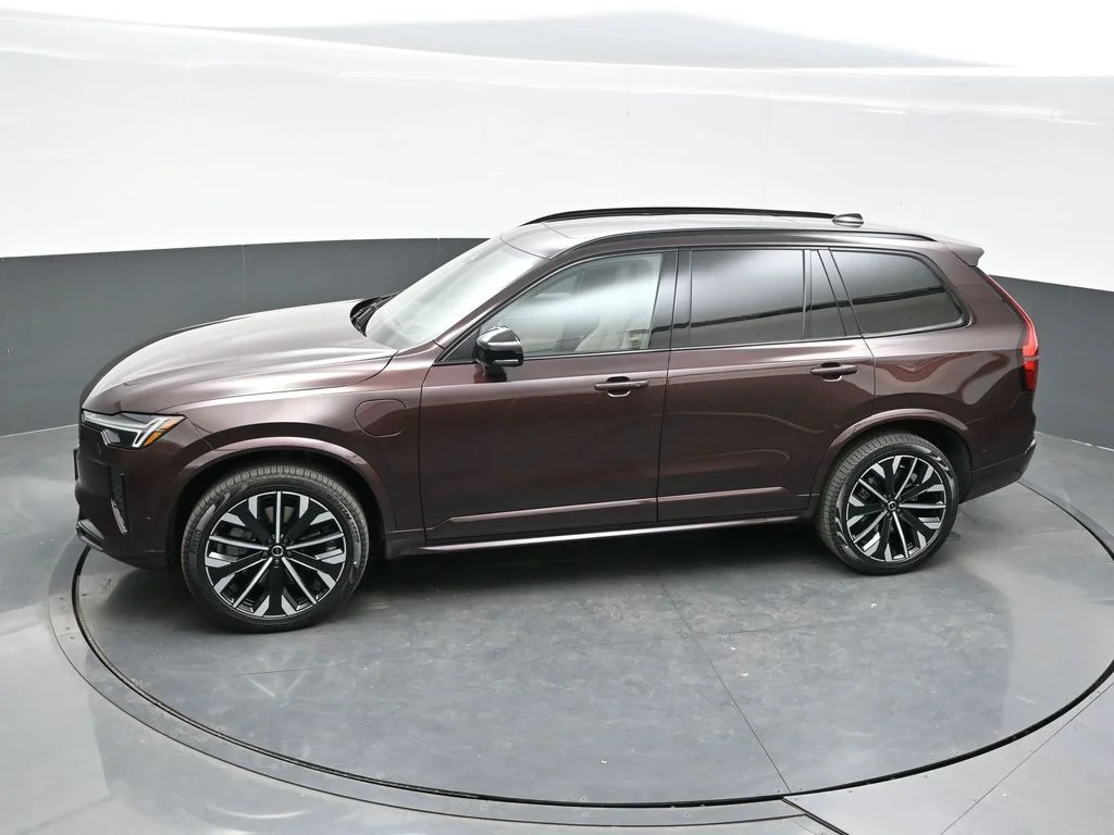 New 2026 Mulberry Red Volvo T8 Ultra image 36