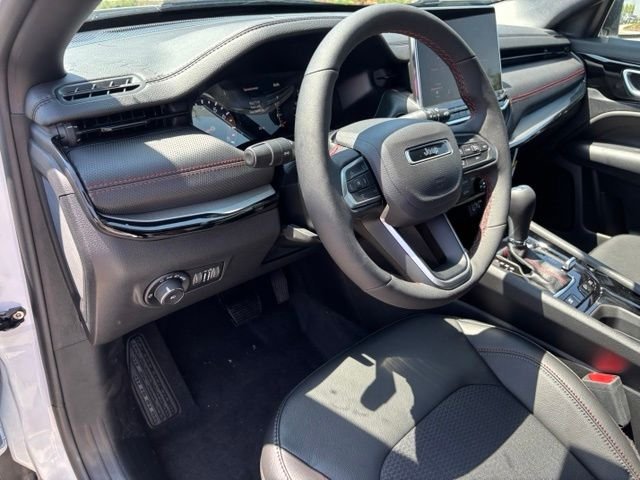 New 2026 Bright White Clear-Coat Exterior Paint Jeep Trailhawk image 13