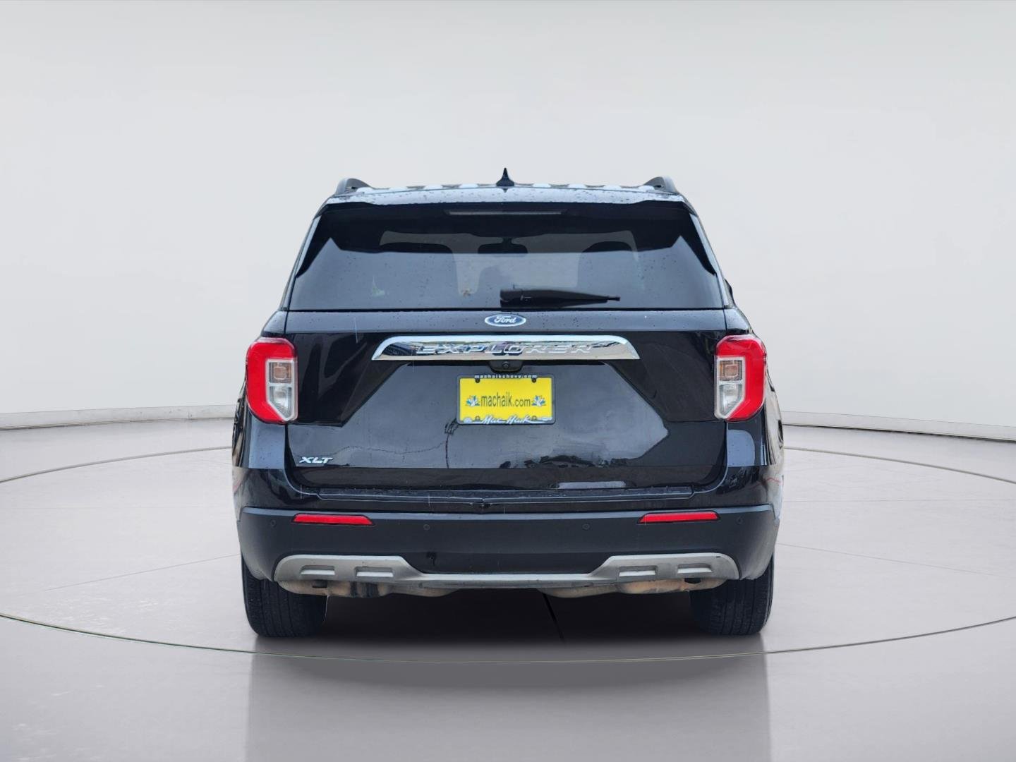 2023 Ford Explorer photo 6 of 34