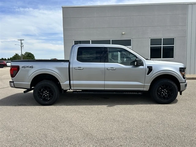 New 2026 Iconic Silver Metallic FORD XLT image 3