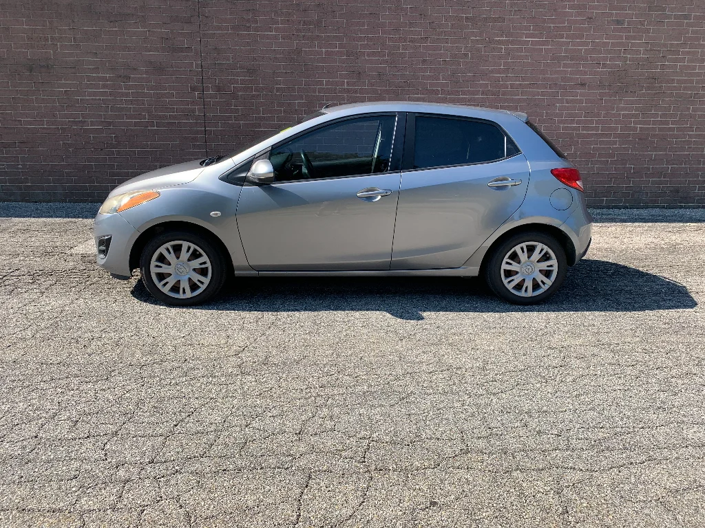 Used 2014 Gray Mazda Sport image 2