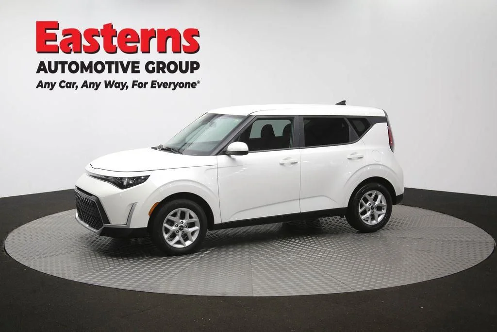 Used 2023 White Kia LX image 60