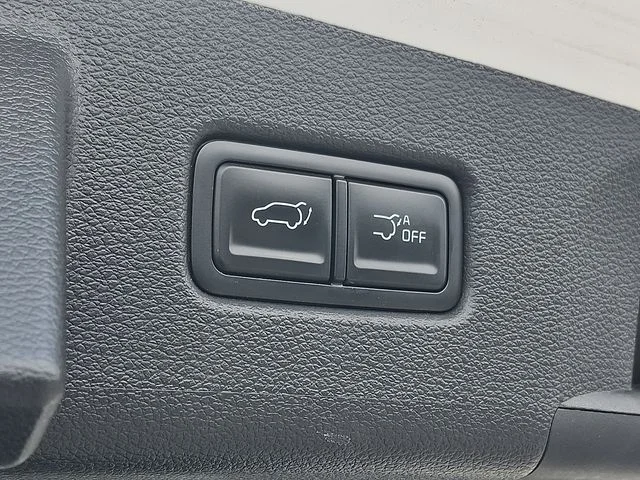 Used 2024 White Kia EX X-Line AWD image 30