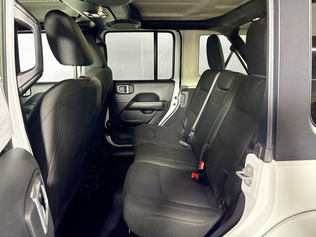 Used 2021 White Jeep Unlimited Sahara image 19