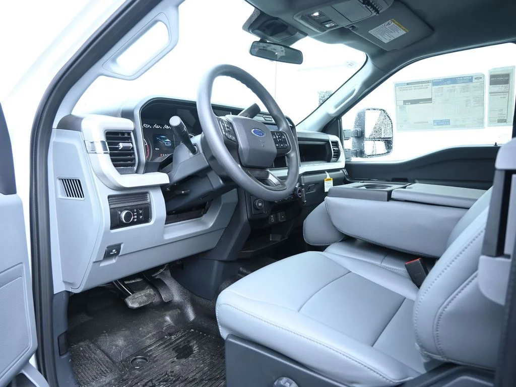 2026 Ford F-450 Super Duty Chassis Cab XL - Photo 4