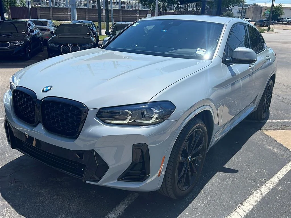 2025 BMW X4 xDrive30i's photo
