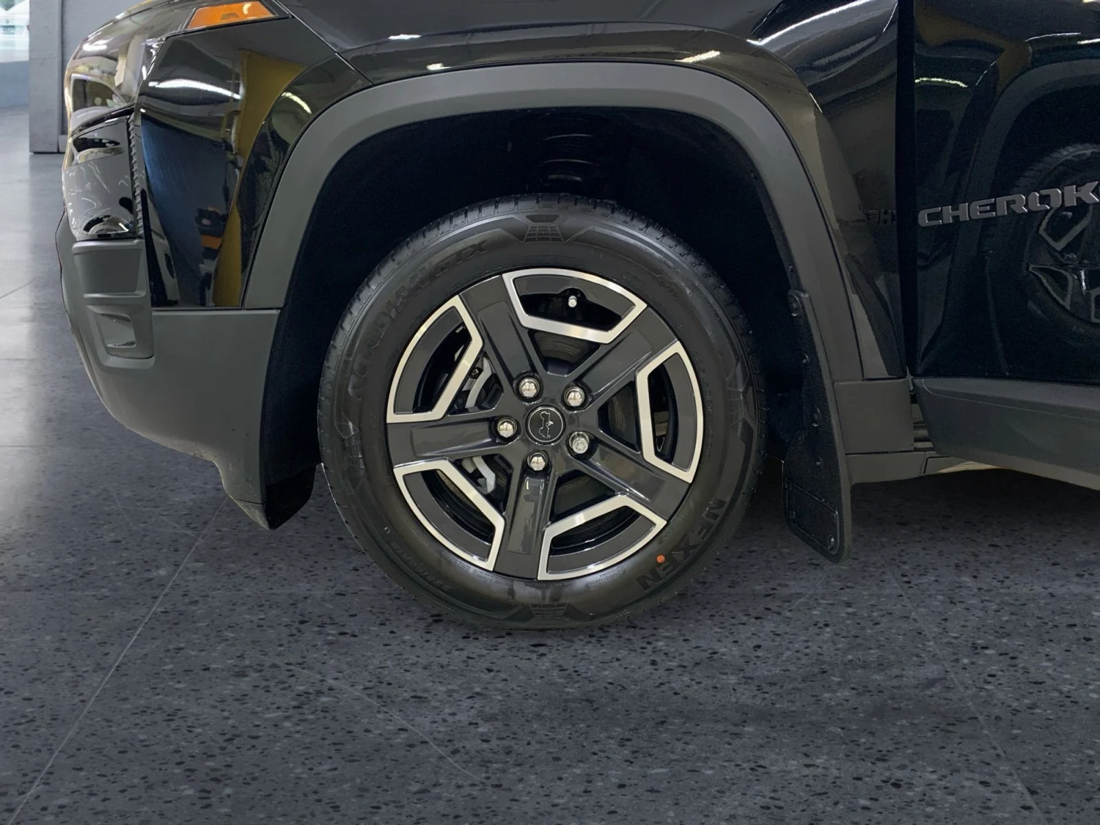 New 2026 Diamond Black Crystal Pearl Jeep Laredo image 9