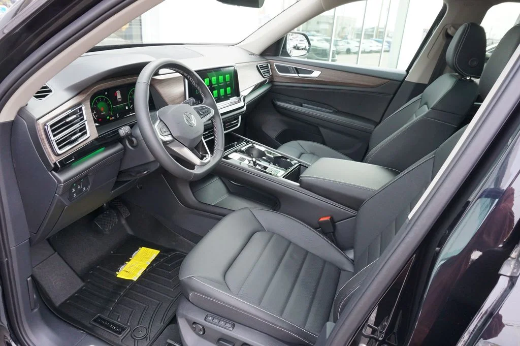 New 2026 Black Volkswagen 2.0T SEL image 9