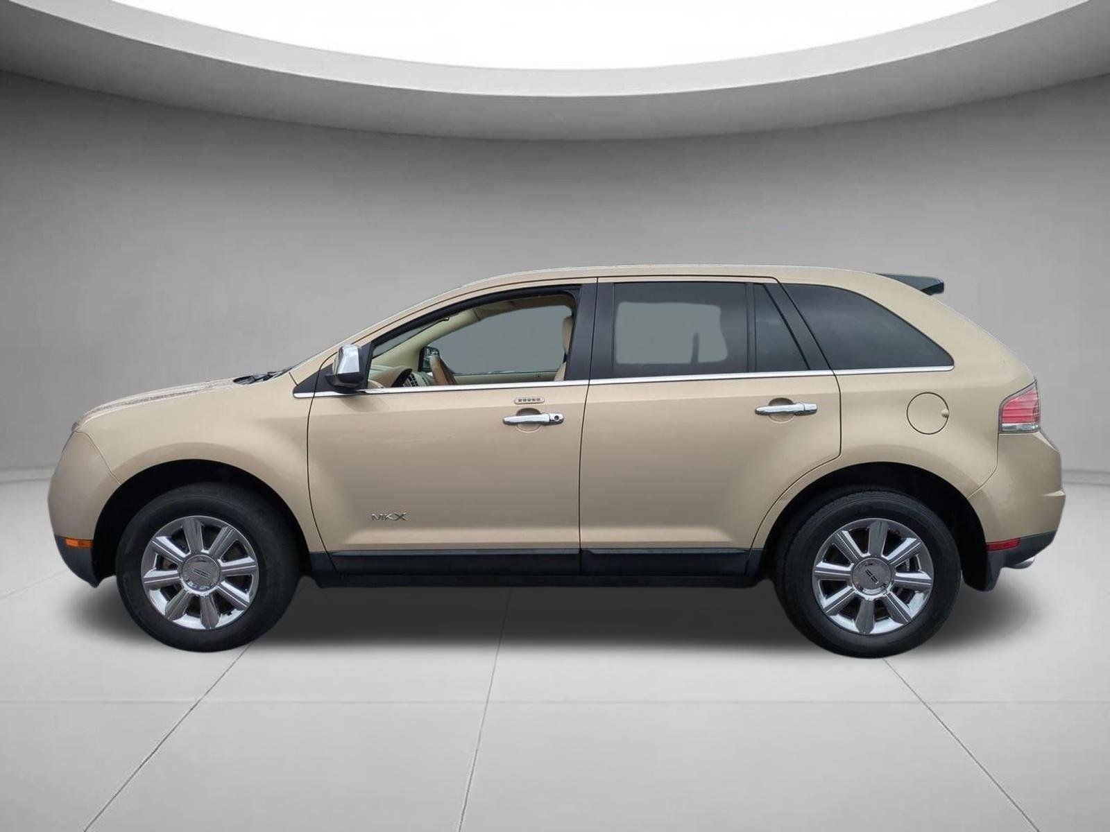 Used 2007  Lincoln  image 2