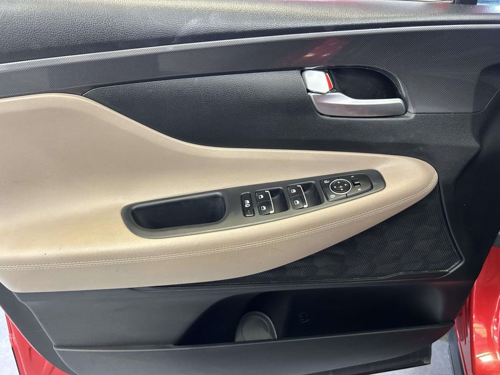 Used 2023 Red Hyundai SE image 15