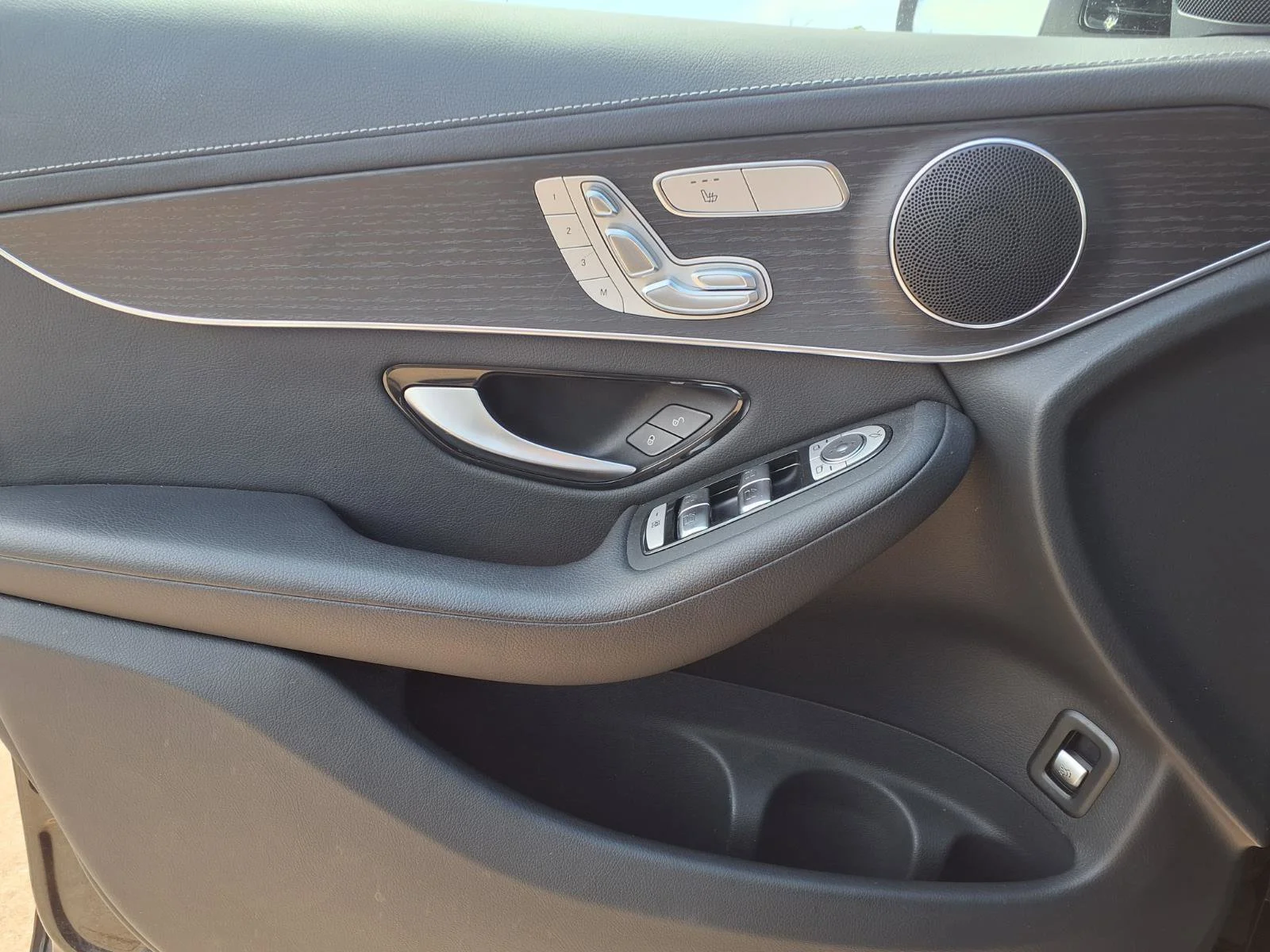 Used 2023 Black Mercedes-Benz GLC 300 image 20