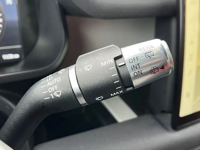 Used 2022 Gray Land Rover X-Dynamic SE image 45