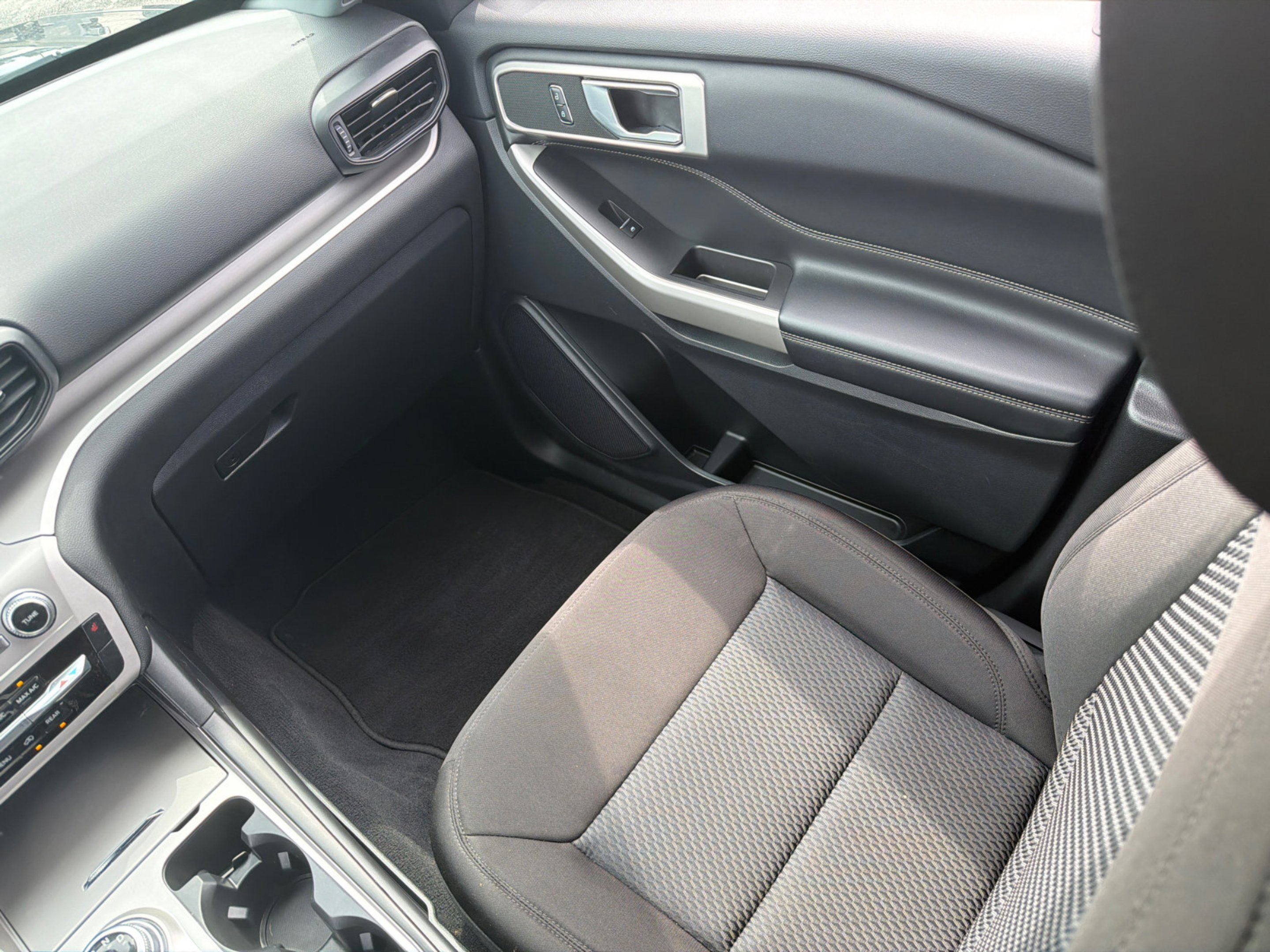 Used 2023 Gray Metallic Ford XLT image 19
