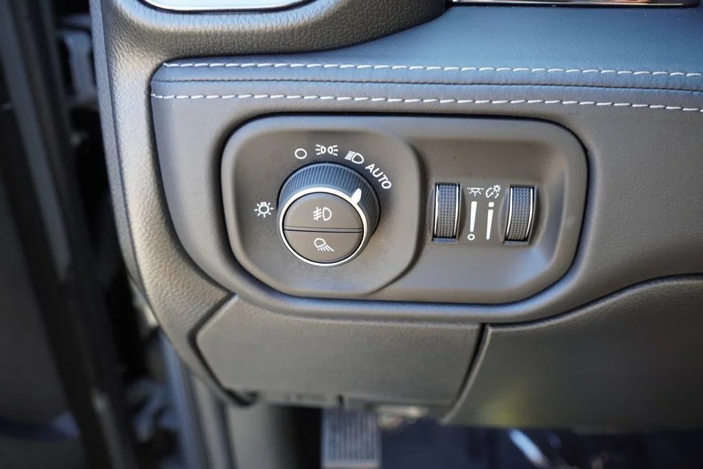 Used 2026 Ceramic Gray Clearcoat Ram Limited image 28