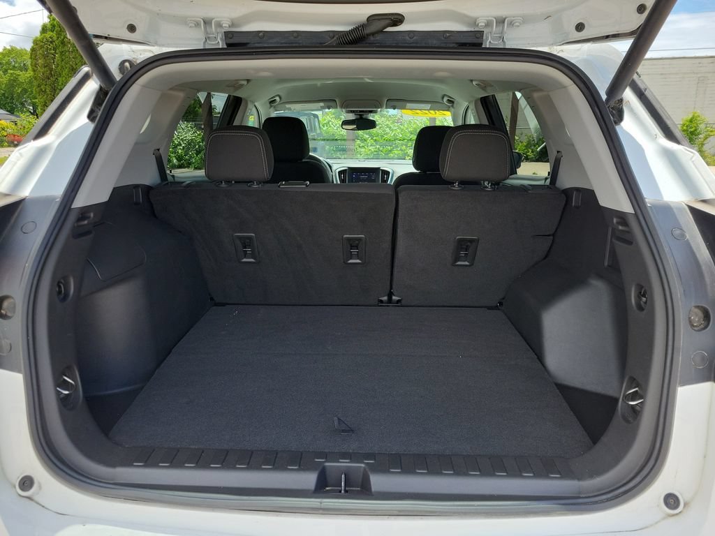 Used 2022 Summit White GMC SLE image 8