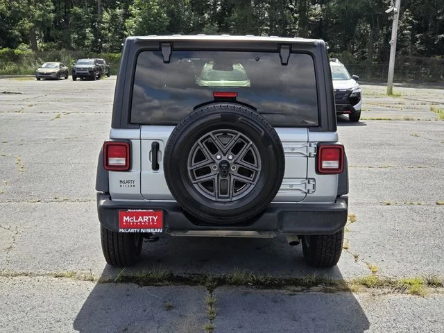 Used 2024 Silver Jeep Sport S image 4