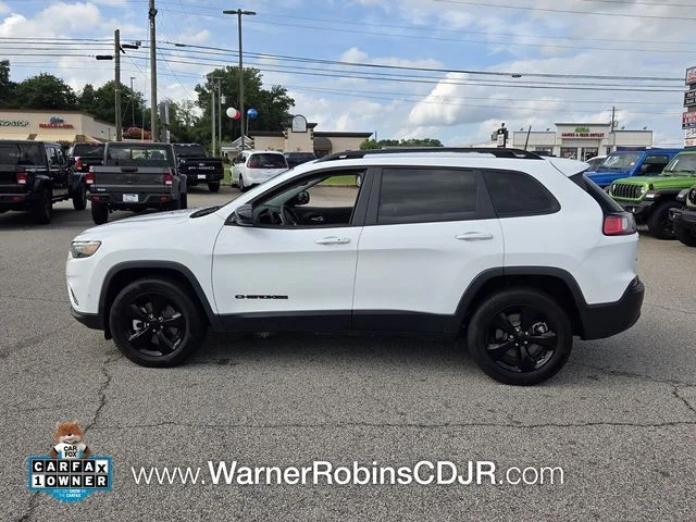 Used 2023 White Jeep Altitude image 4