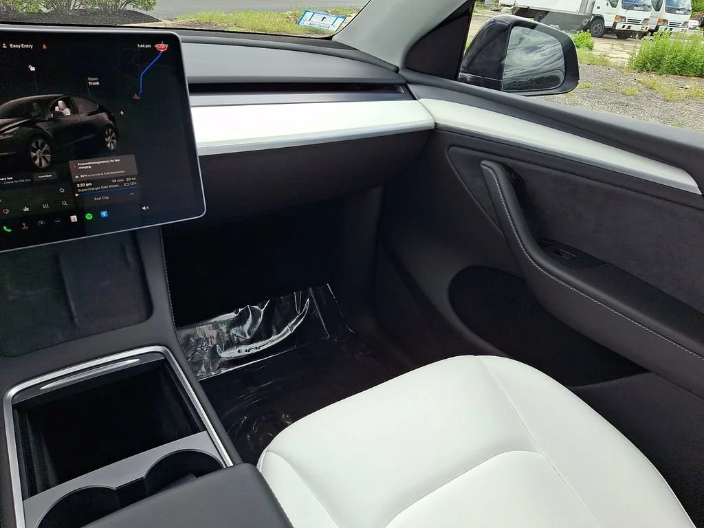 Used 2023  Tesla Long Range image 16