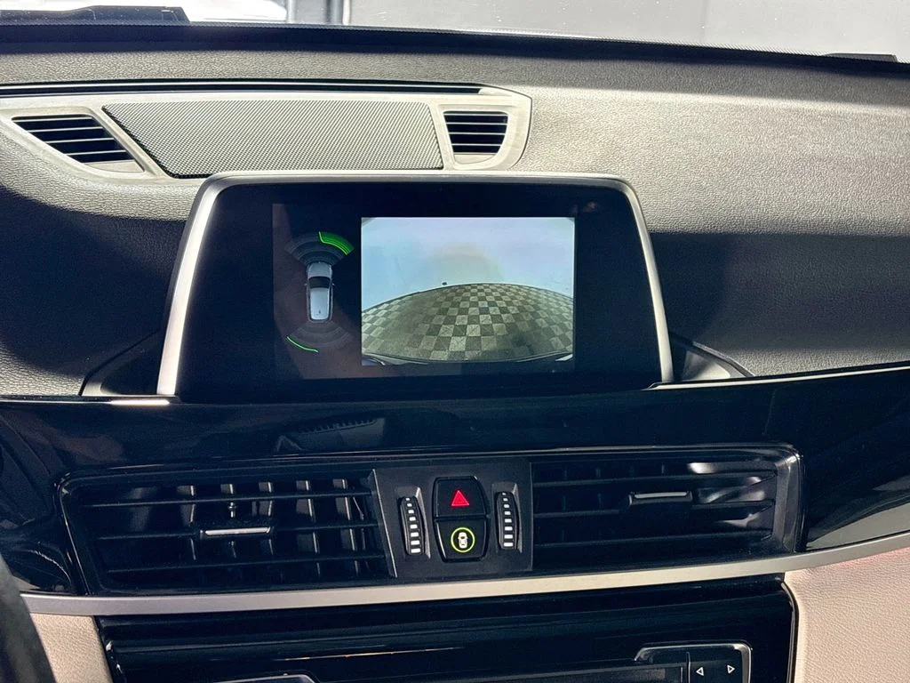 Used 2019 Green BMW xDrive28i image 17