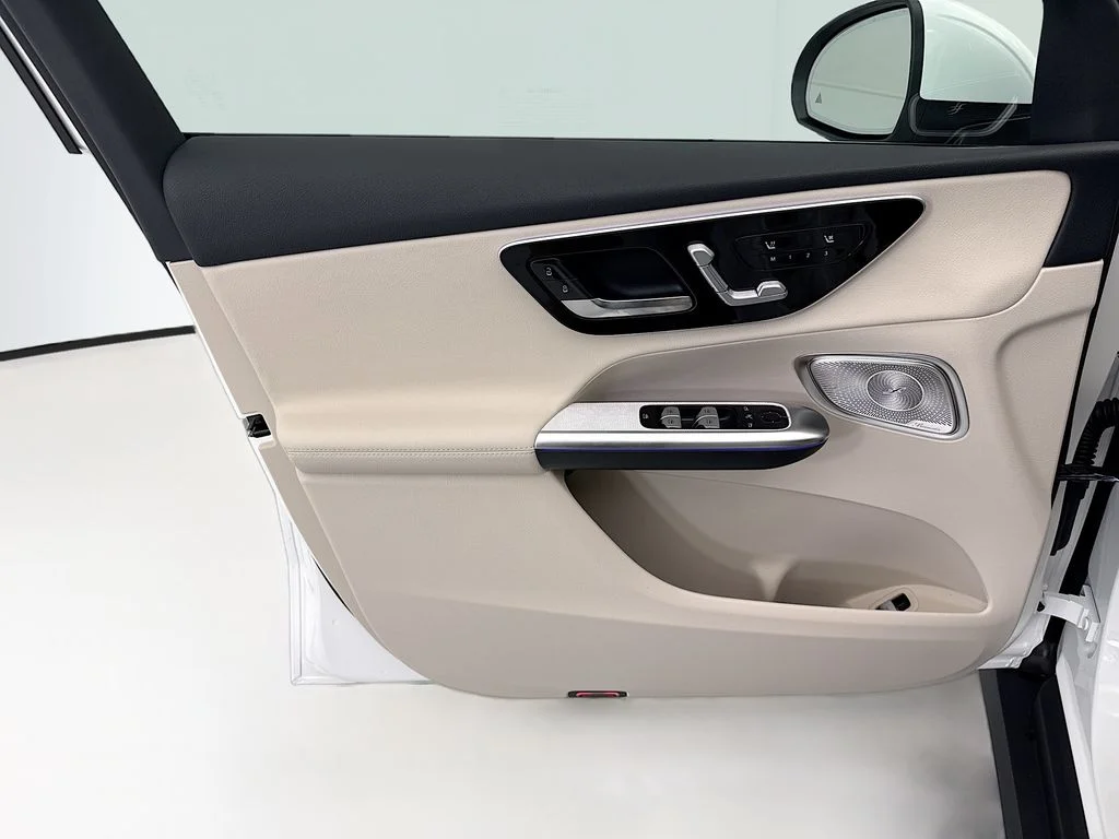 New 2026 White Mercedes-Benz GLC 300 image 23