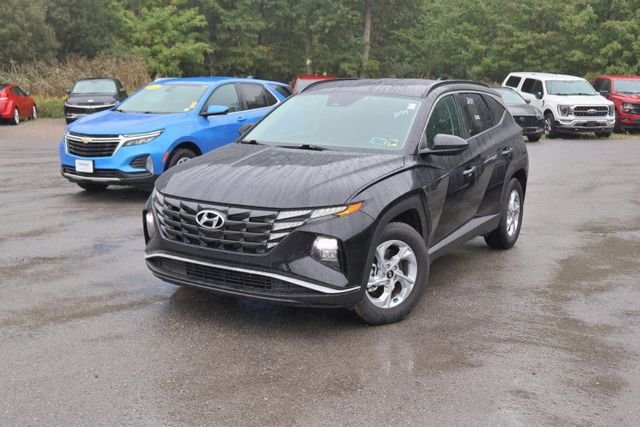 Used 2024 Black Hyundai SEL image 1