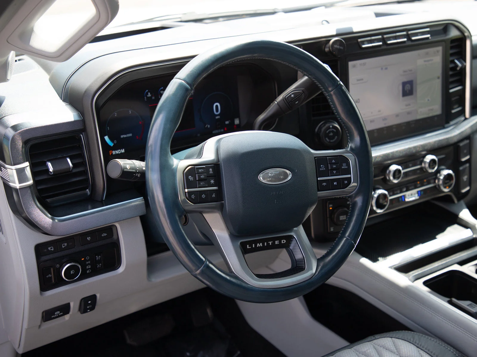 Used 2023 White Ford XL image 19
