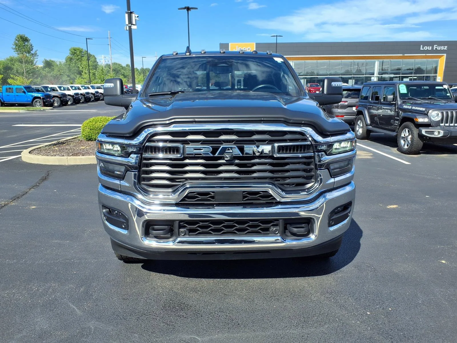 Used 2025 Granite Crystal Metallic Clearcoat Ram Tradesman image 27