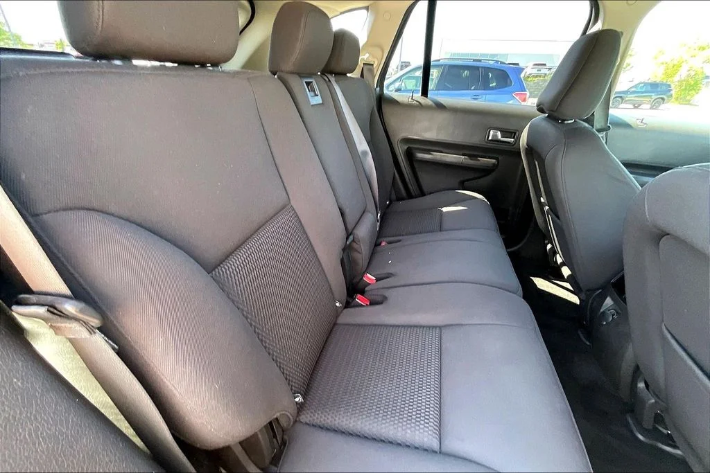Used 2010  Ford SE image 23
