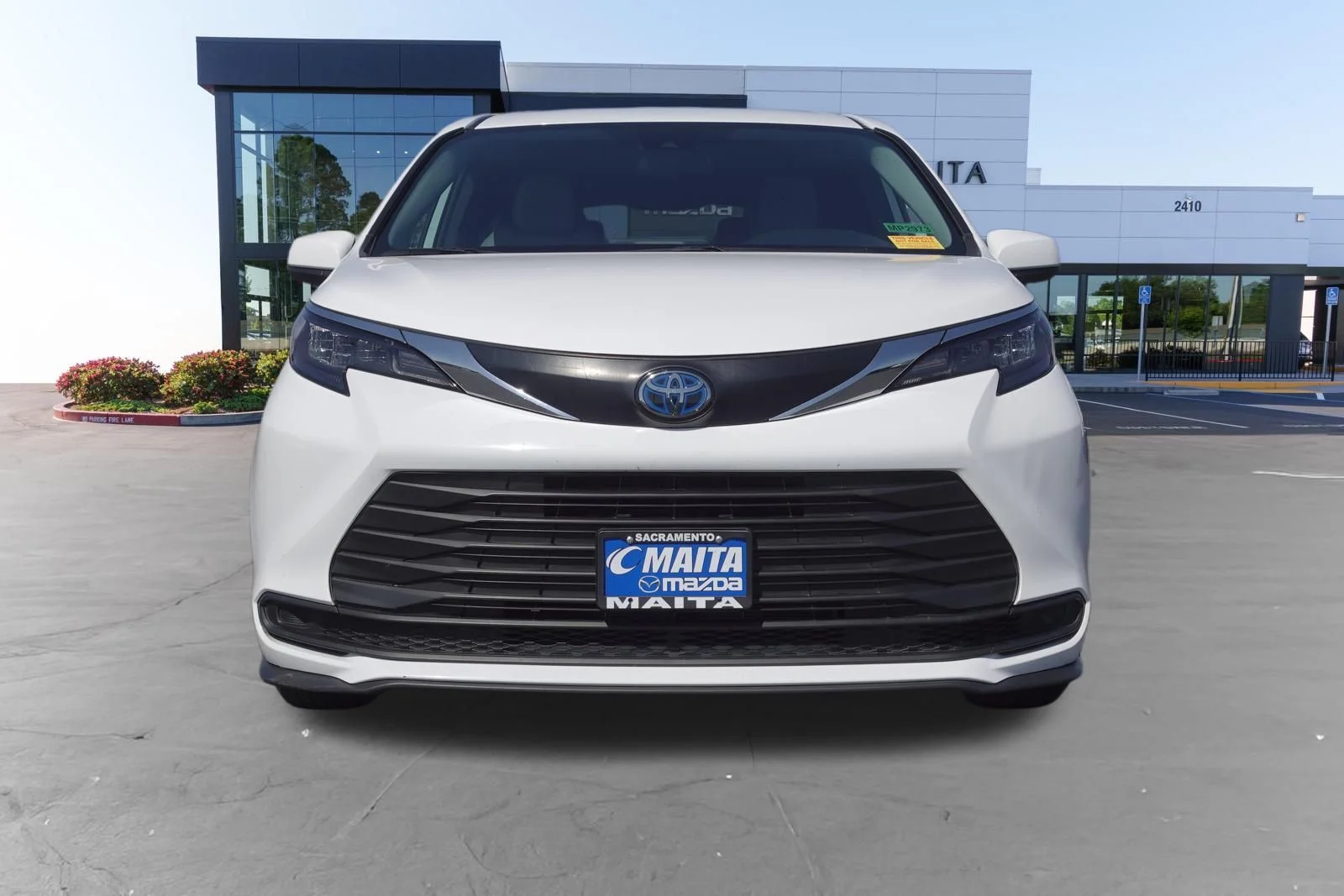 Used 2025 Ice Cap Toyota LE image 8