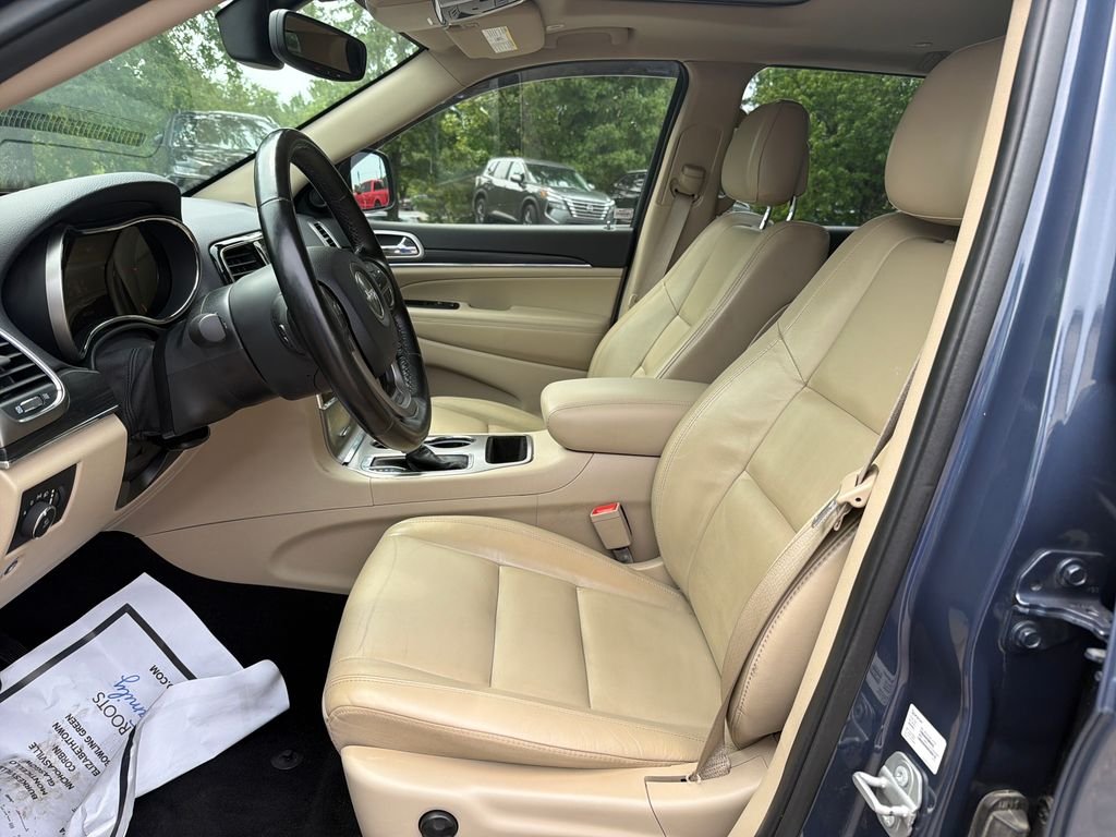 Used 2020 Blue Jeep Limited image 13