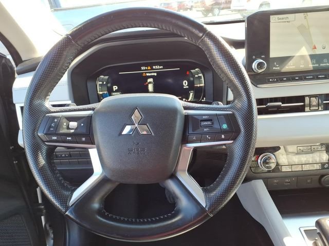 Used 2022  Mitsubishi SEL image 18