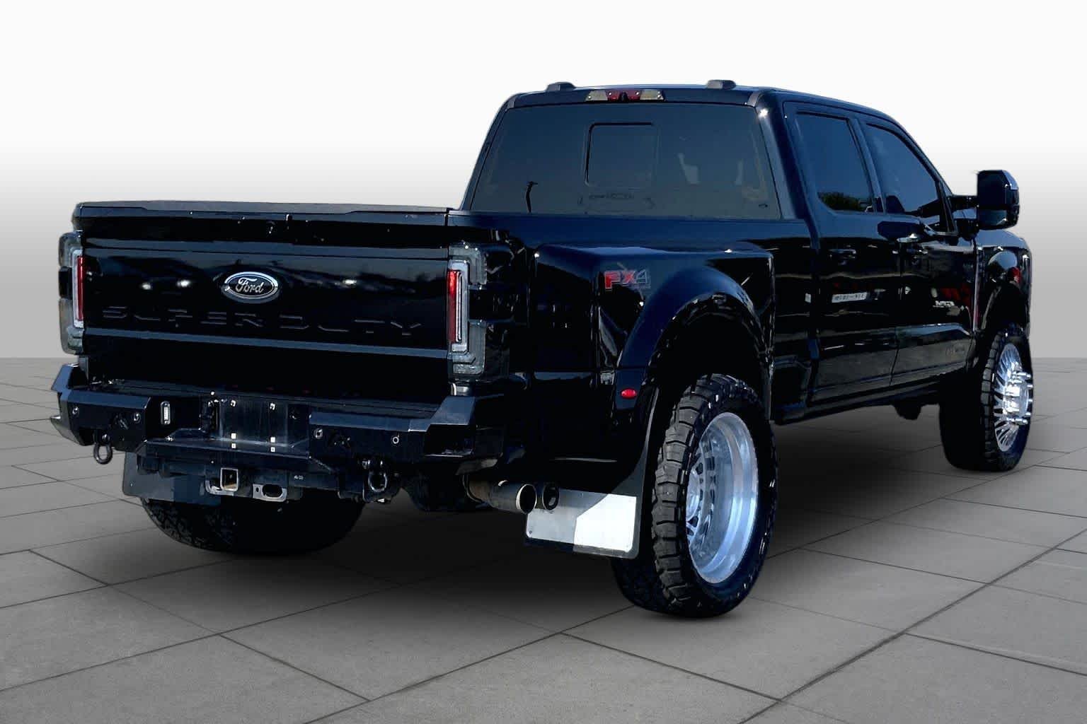 Used 2023 Agate Black Metallic Ford LARIAT image 13
