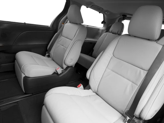 Used 2017 Blizzard Pearl Toyota XLE Premium image 14