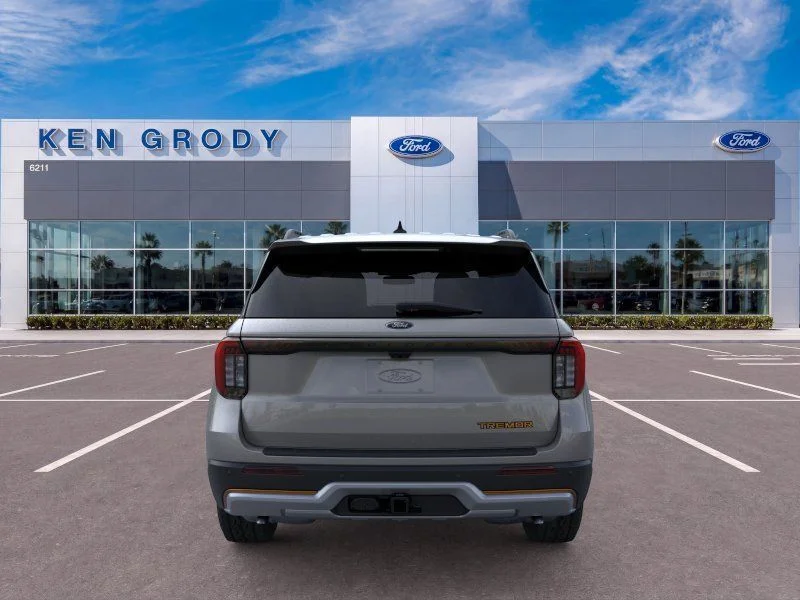New 2026 Carbonized Gray Metallic Ford Tremor image 13