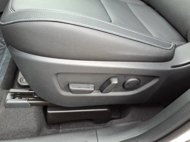 New 2026 Rhodium White Metallic Mazda 2.5 S Premium AWD image 12