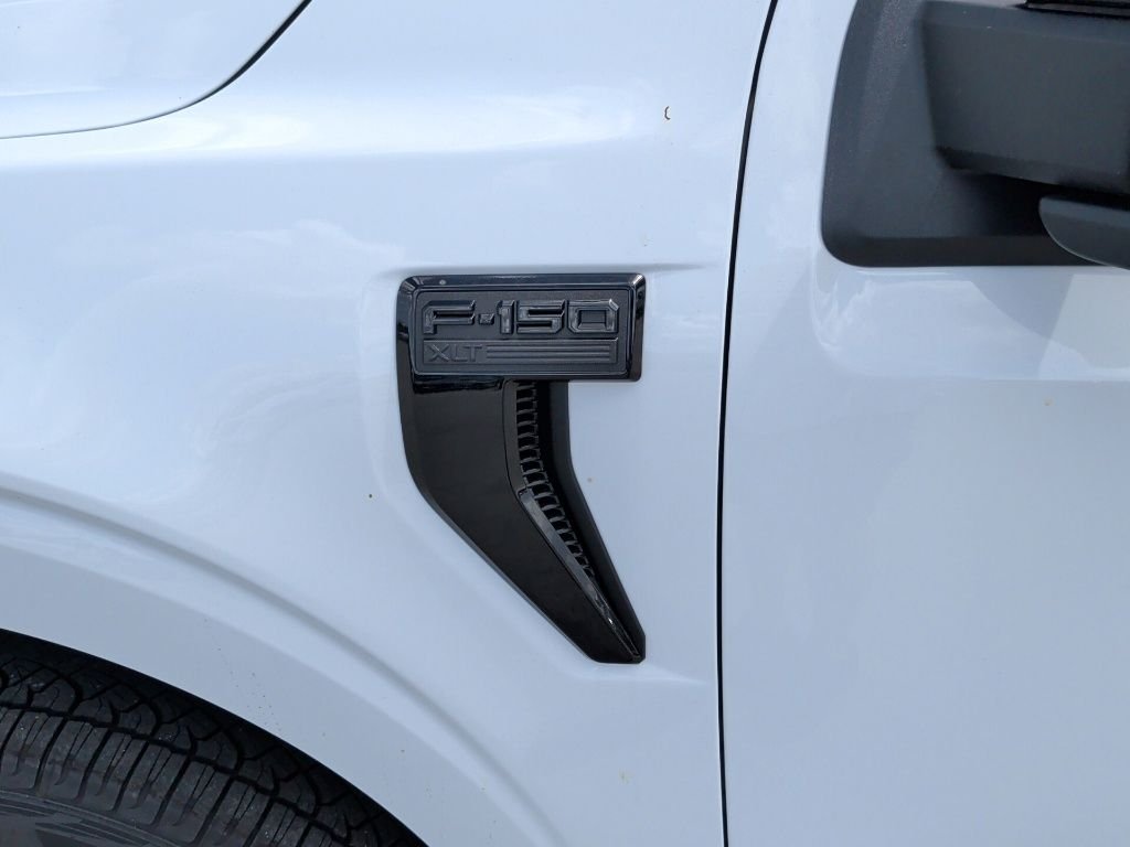 New 2026 Oxford White Ford XLT image 43