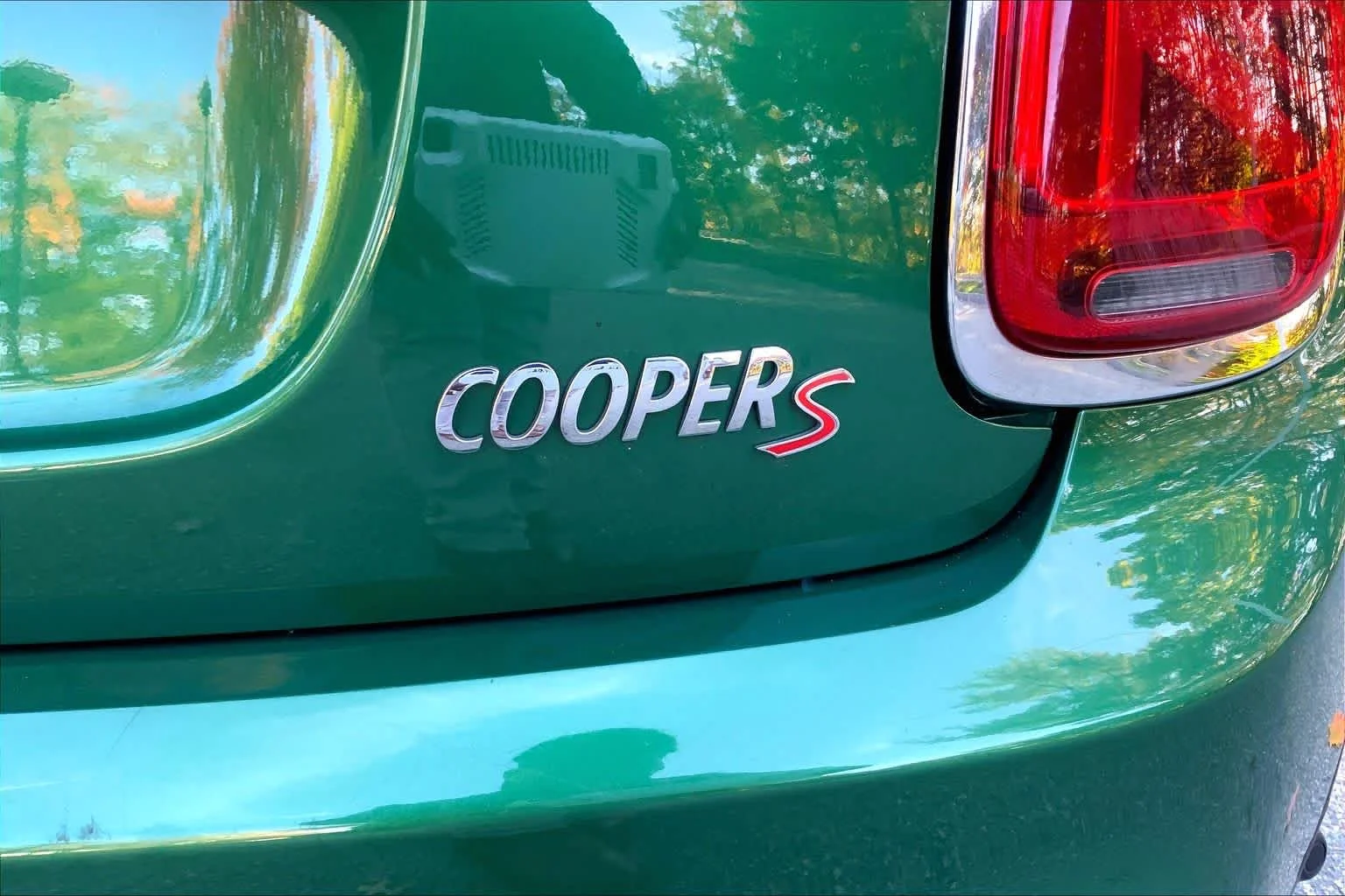 Used 2020 British Racing Green IV Metallic MINI Cooper S image 9