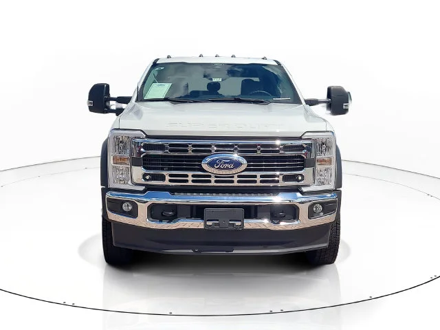 New 2025 Oxford White Ford XL image 2