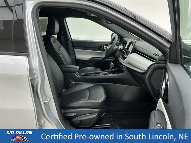 Used 2025 Silver Zynith Metallic Clearcoat Jeep Limited image 22