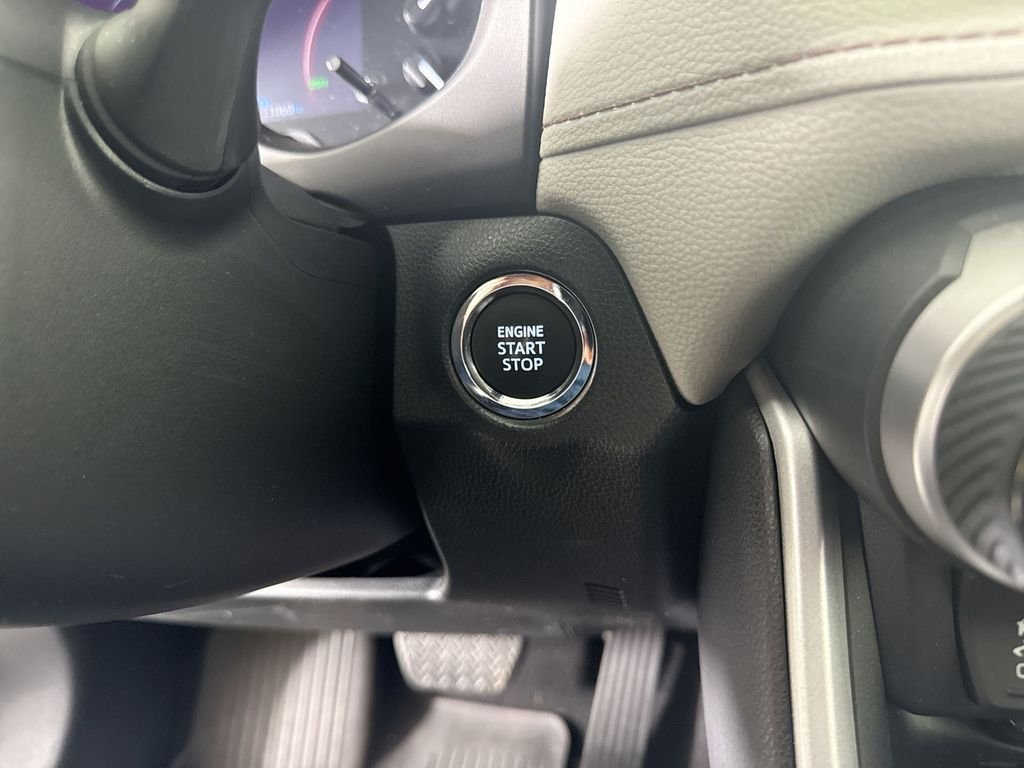 Used 2024 White Toyota XLE image 18
