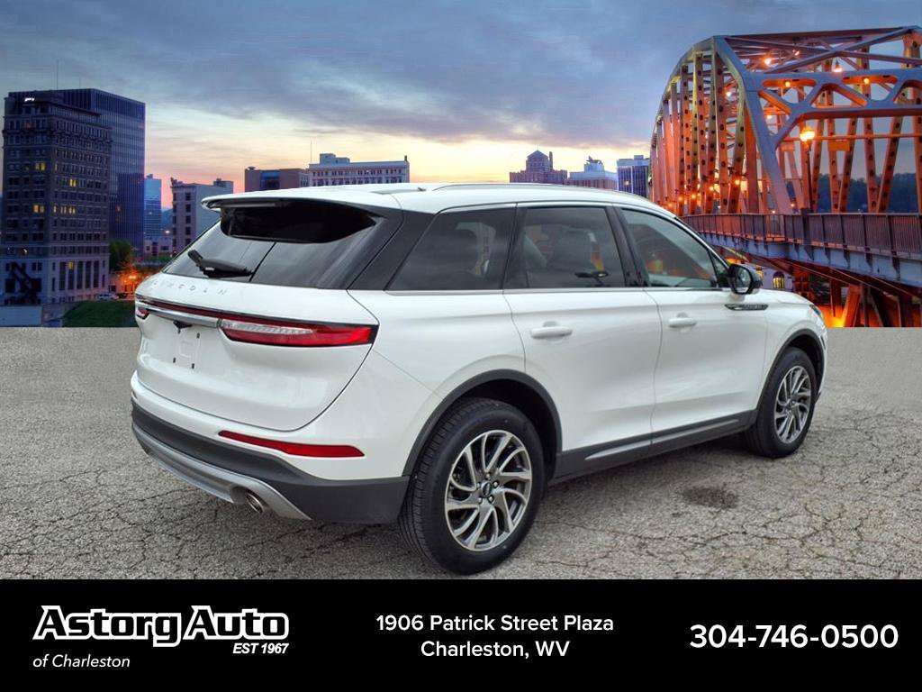 Used 2022 Pristine White Metallic Tri-Coat Lincoln Standard image 3