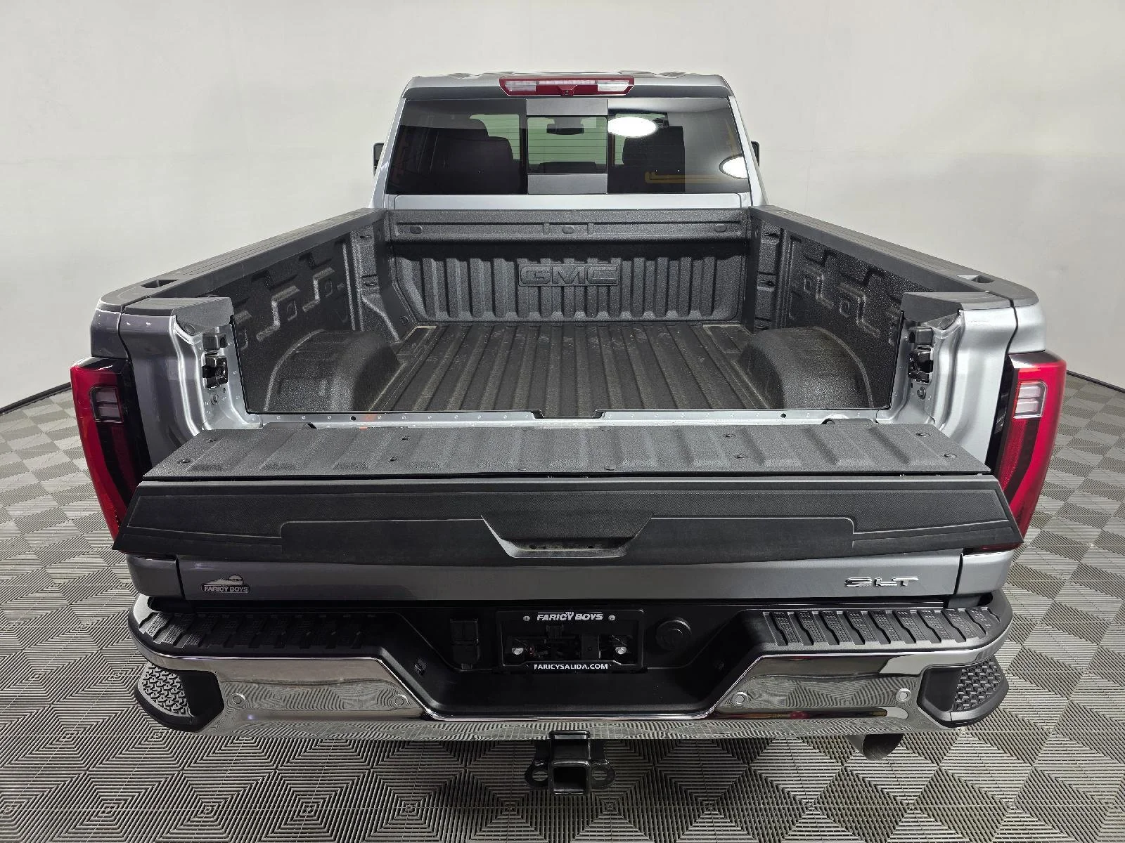 New 2025 Sterling Metallic GMC SLT image 5