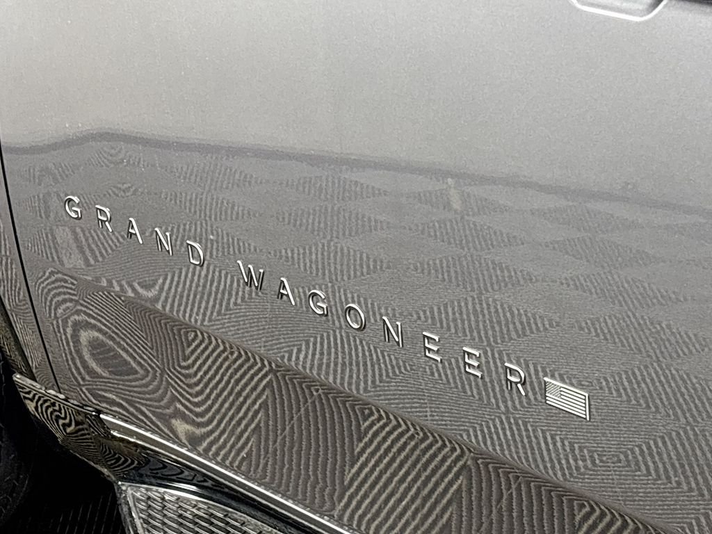 New 2026 Baltic-Gray Metallic Clear-Coat Exterior Paint Jeep Limited Altitude image 24