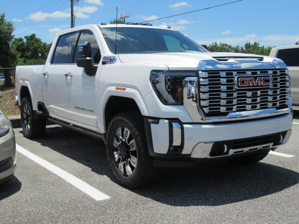 2024 GMC Sierra 4WD Crew Cab Standard Box Denali's photo