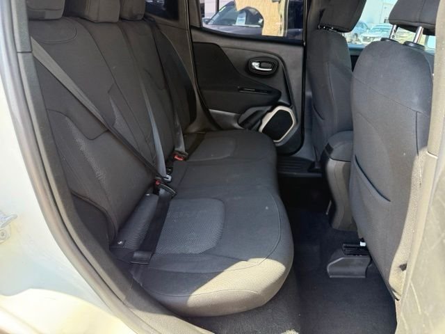 2016 Jeep Renegade Latitude - Photo 32