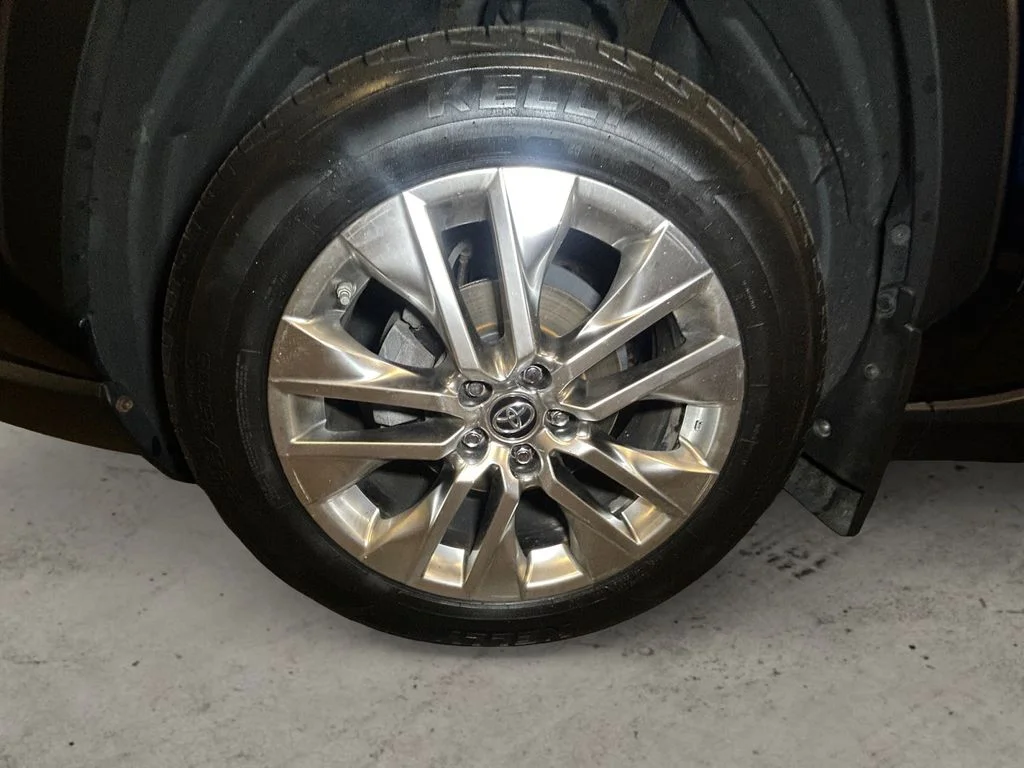 Used 2019 Blueprint Toyota Limited image 14