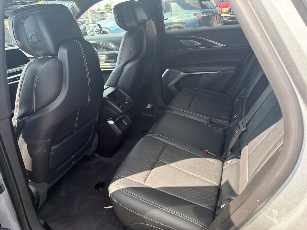 Used 2024 Silver Cadillac Sport image 7